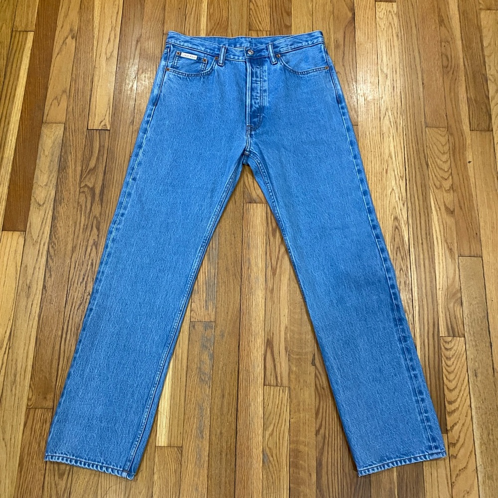 Calvin Klein size 32x32 men’s denim pant. Classic straight. 98%cot 2% el.